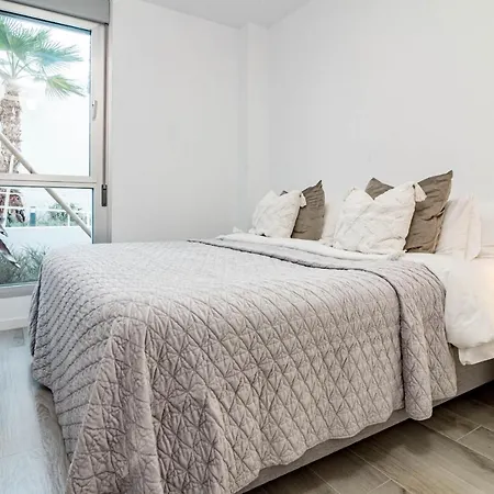 Ov5bb- Modern Family Flat, Lovely Views Apartmán